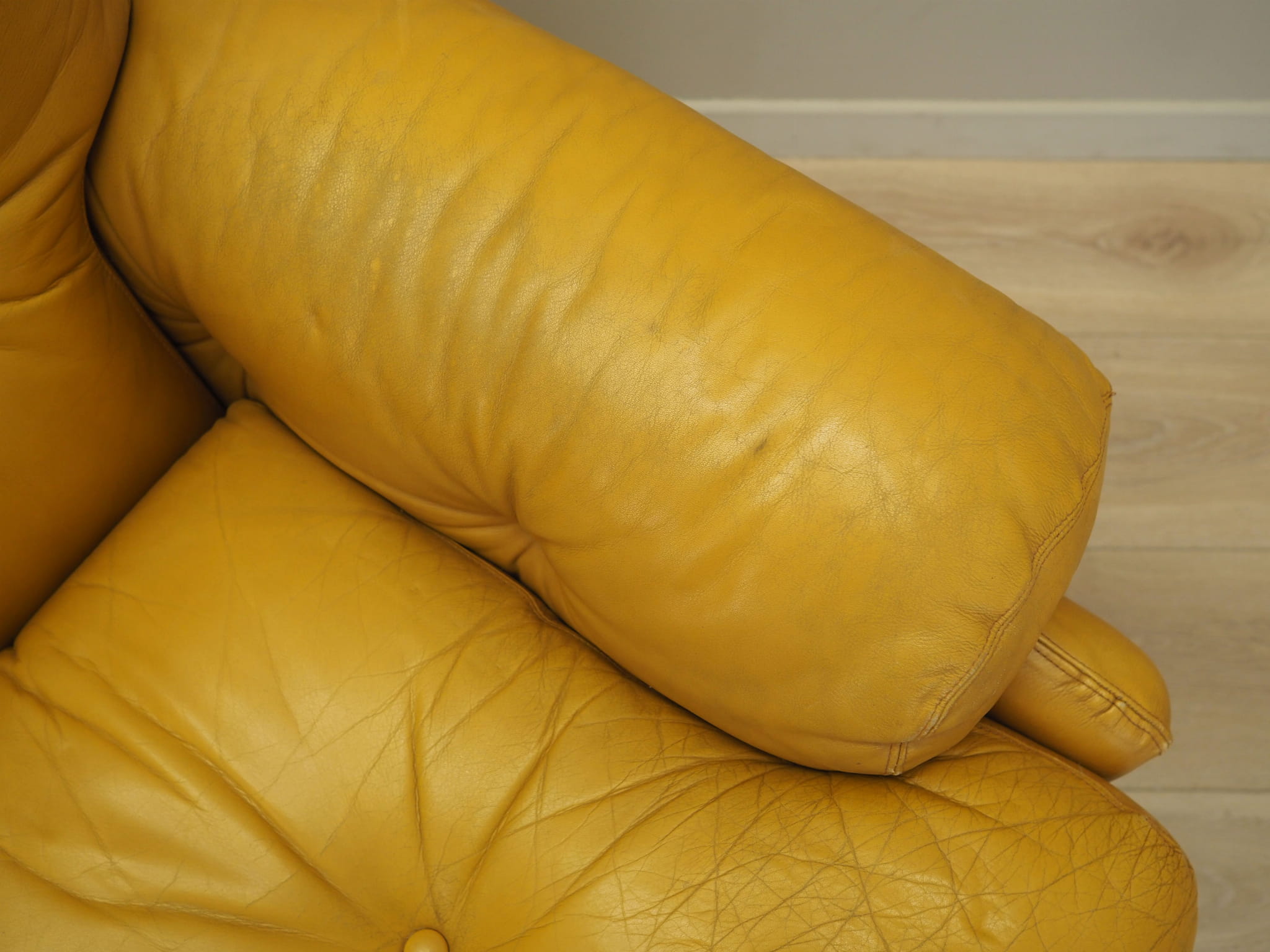 2-seater sofa Leather Yellow 1960s