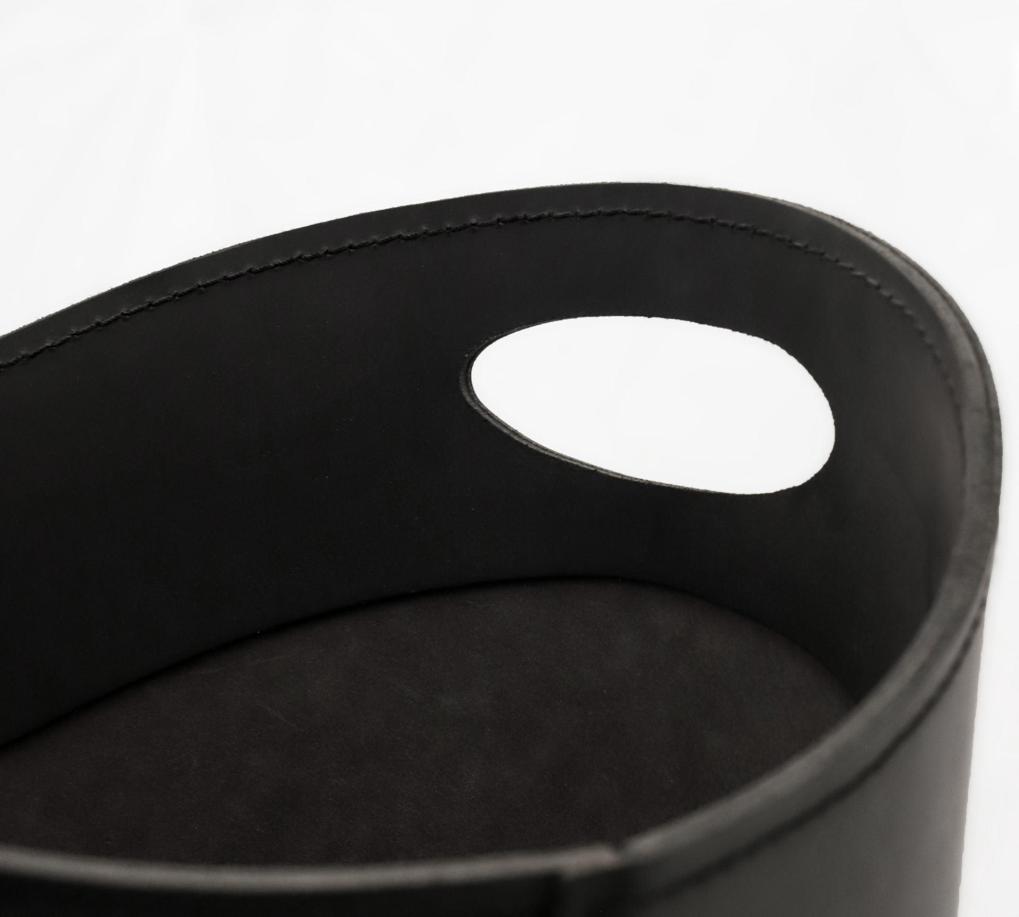 Kio Vase Leather Black