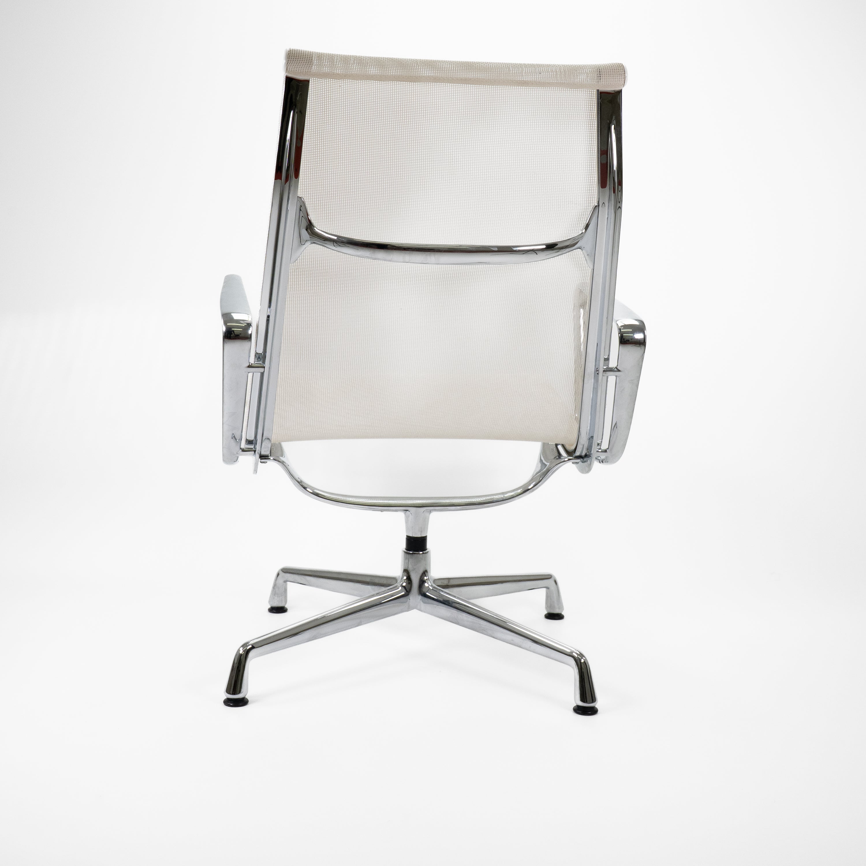 EA116 Office chair Chrome Mesh White