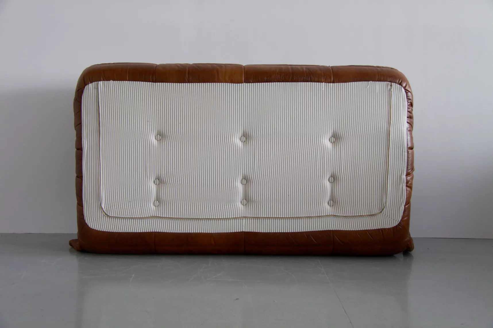 Togo Sofa 3-Sitzer Hochglanzleder Antikbraun