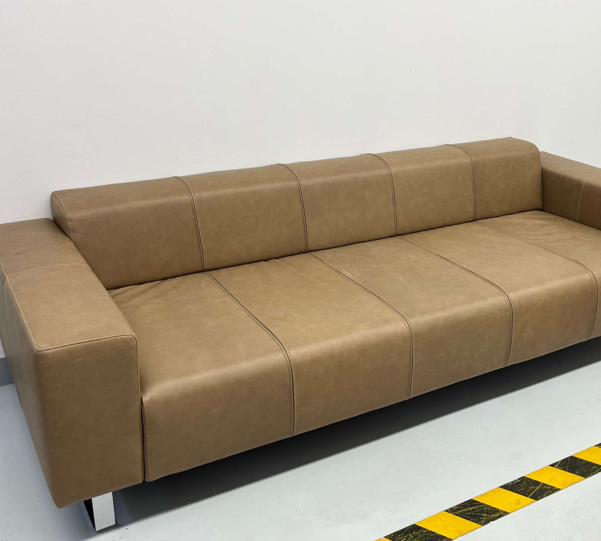 | Groove Braun Leder Sofa 3-Sitzer | COCOLI Machalke