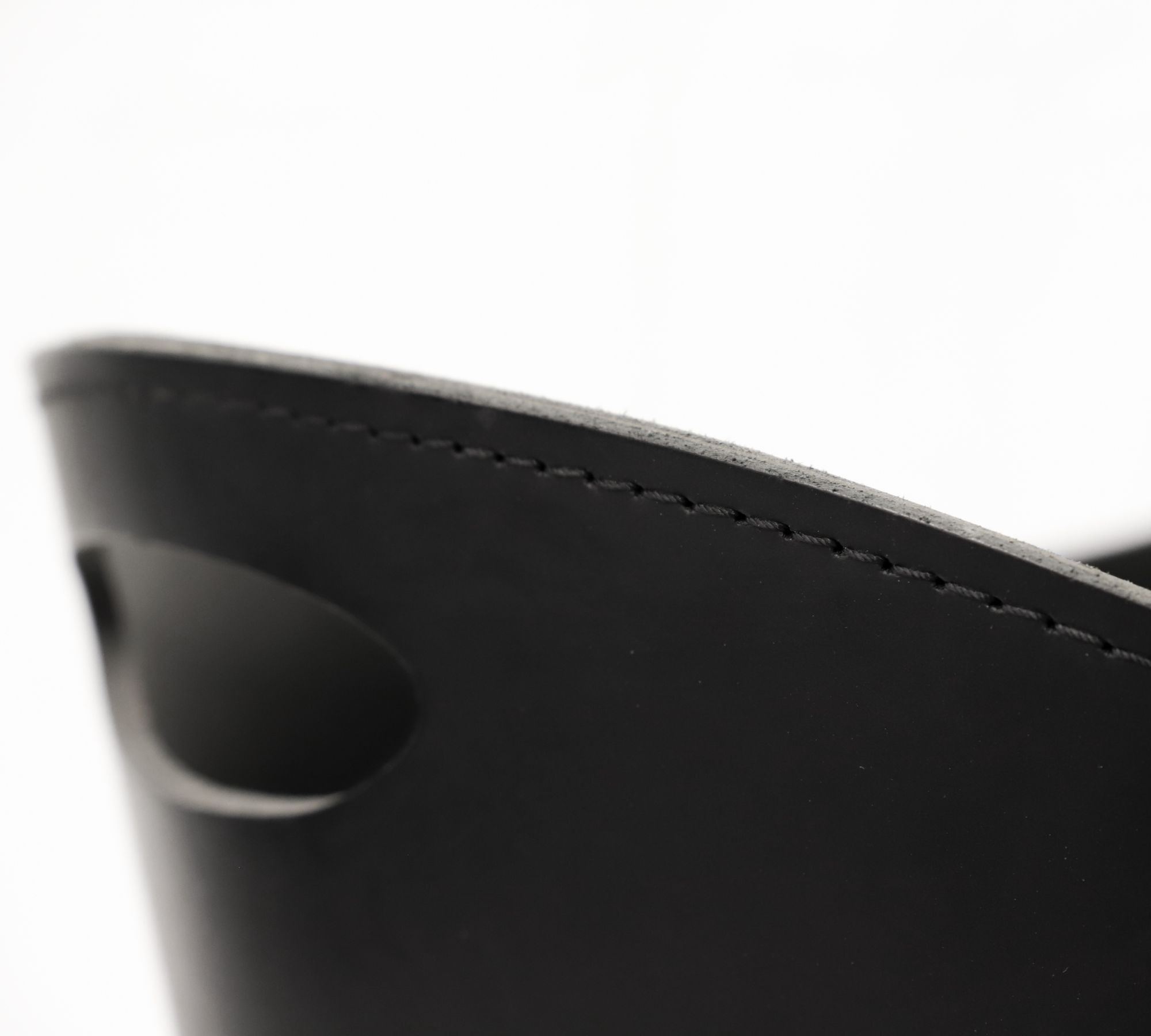 Kio Vase Leather Black