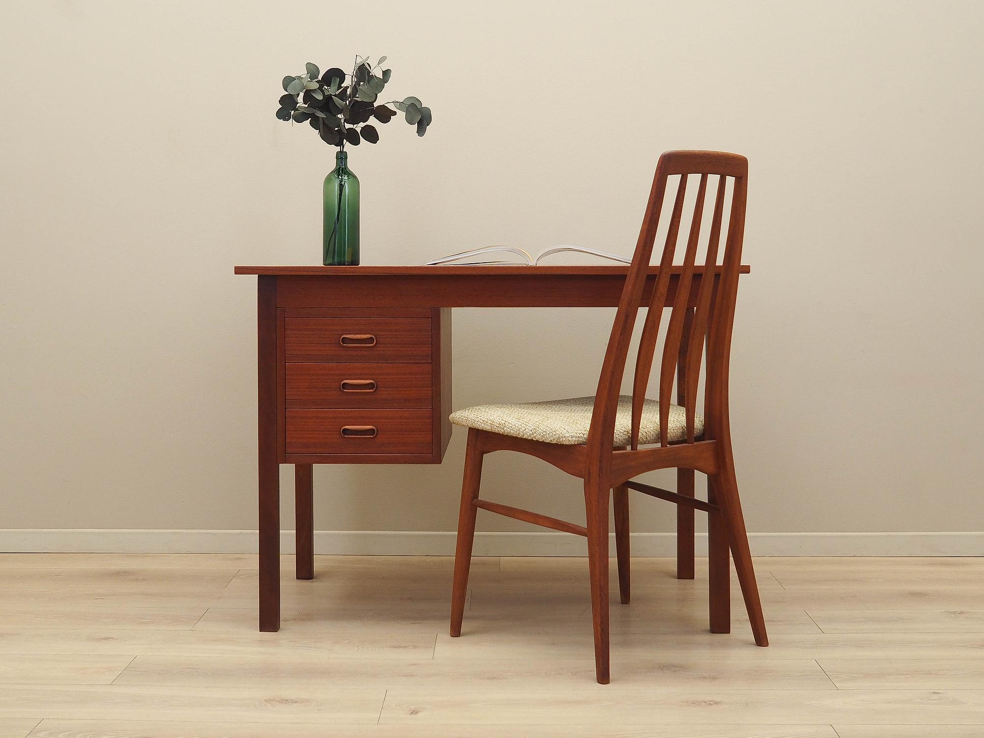 Teak-Schreibtisch Braun 1970er Jahre 1