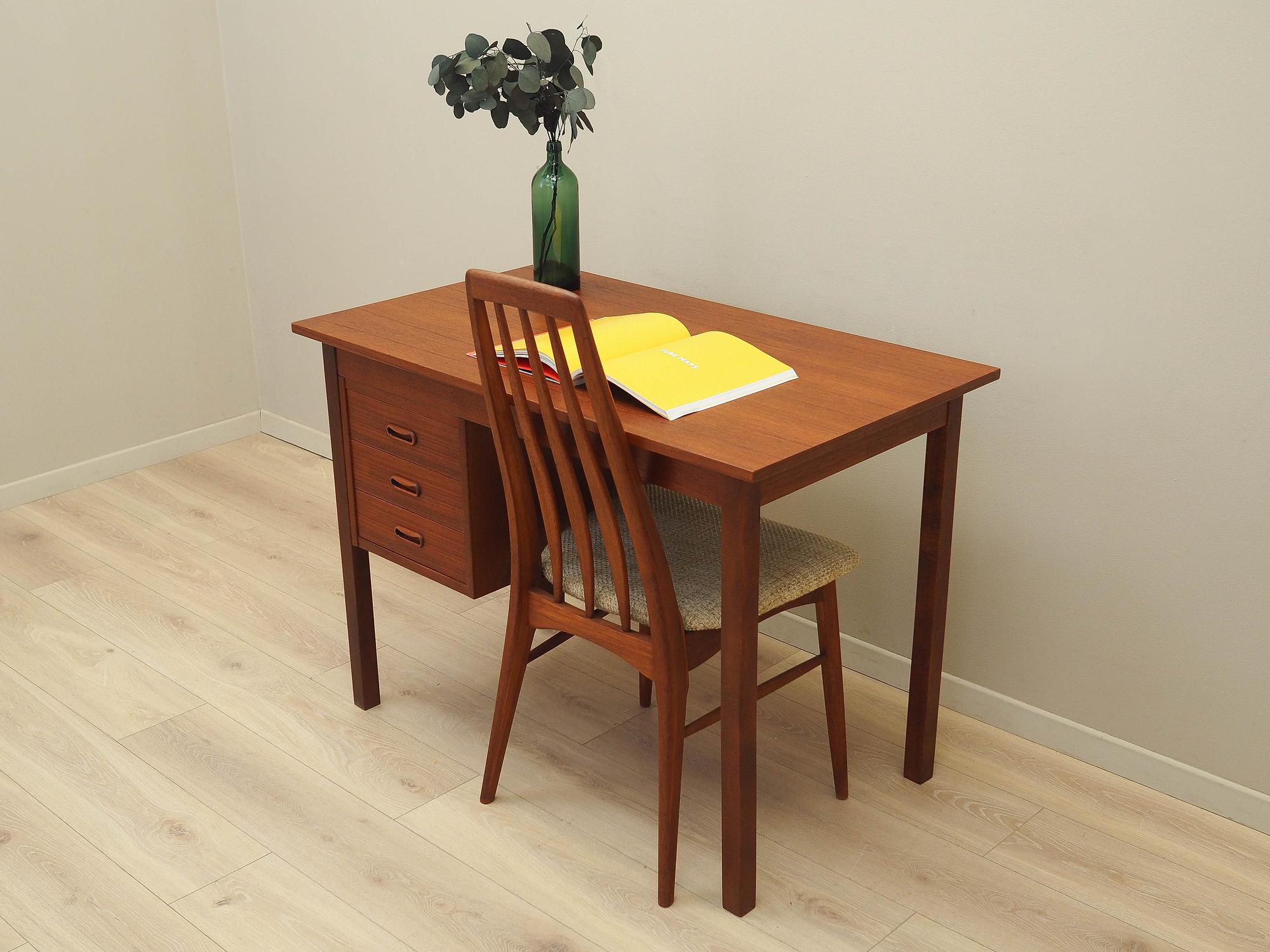 Scrivania in teak marrone anni '70 3
