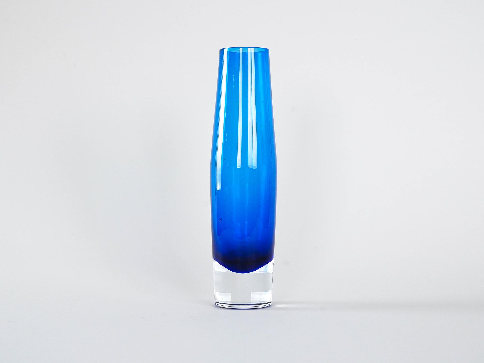 Vaso in vetro cobalto 2