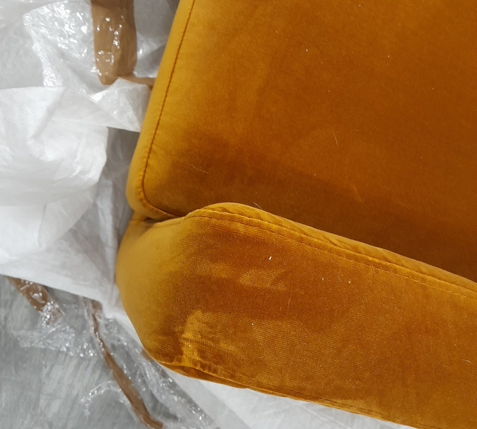 Astha 3-Sitzer Sofa Velours Matt Amber 9
