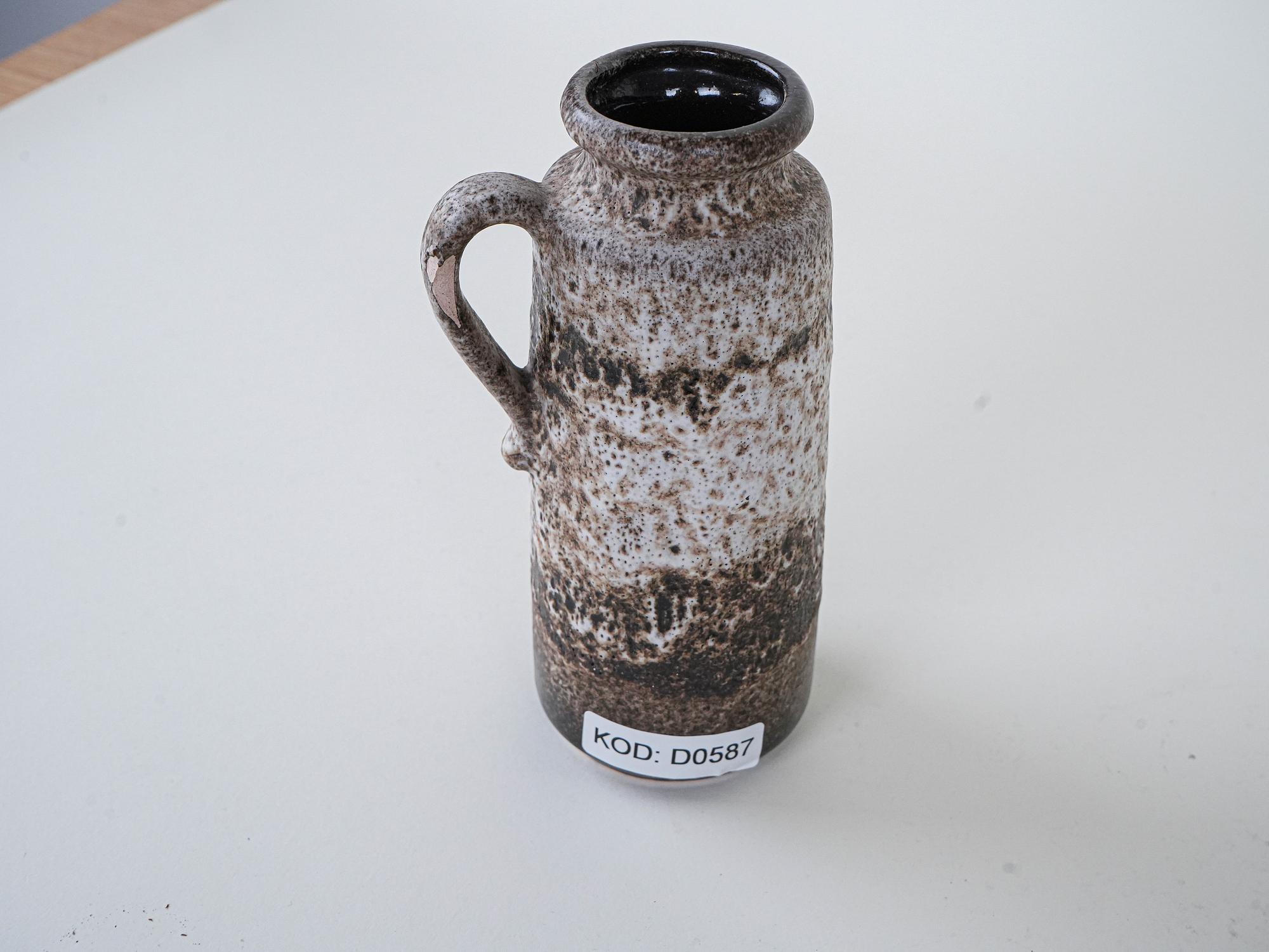 Keramikvase mit Henkel 1960er Jahre 7