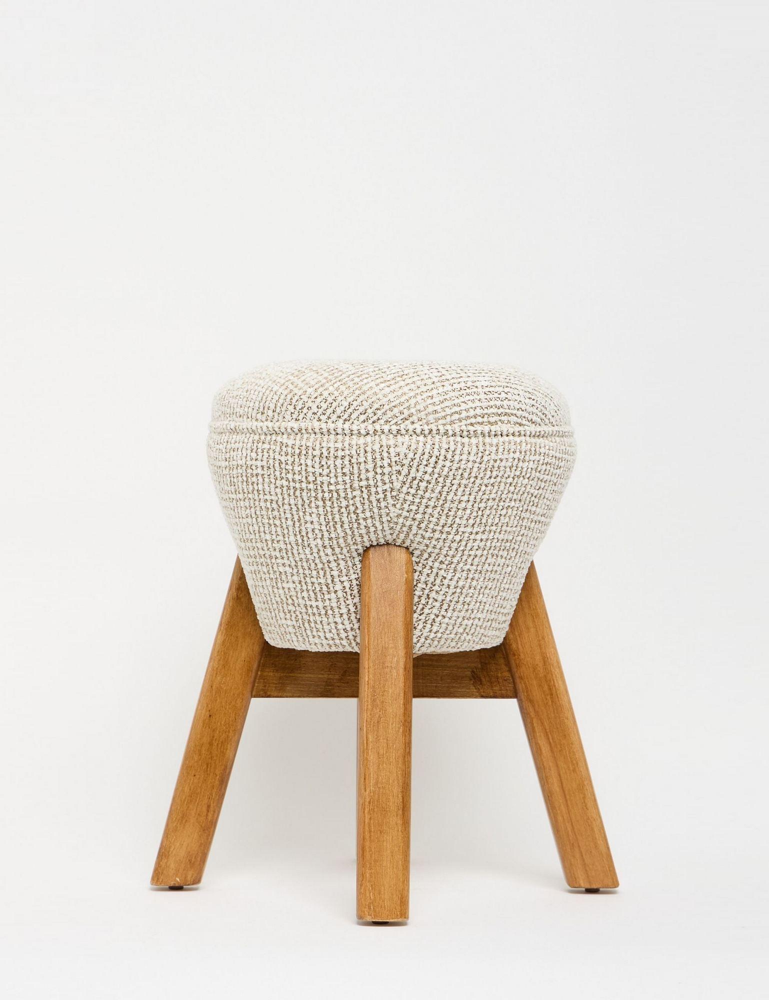 Sgabello Hermod Tessuto Crema Noce 3