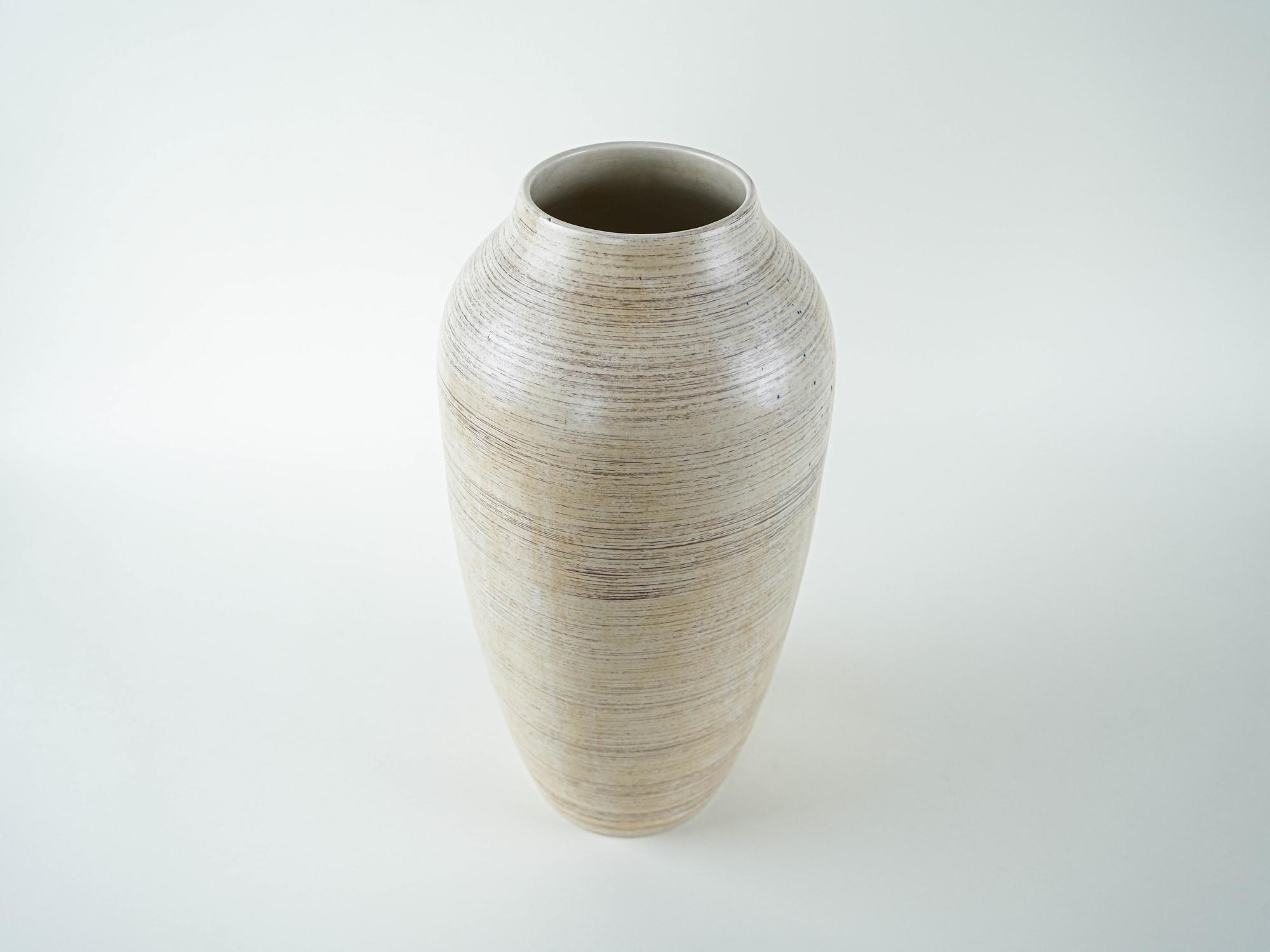 Ceramic vase 1970s 4