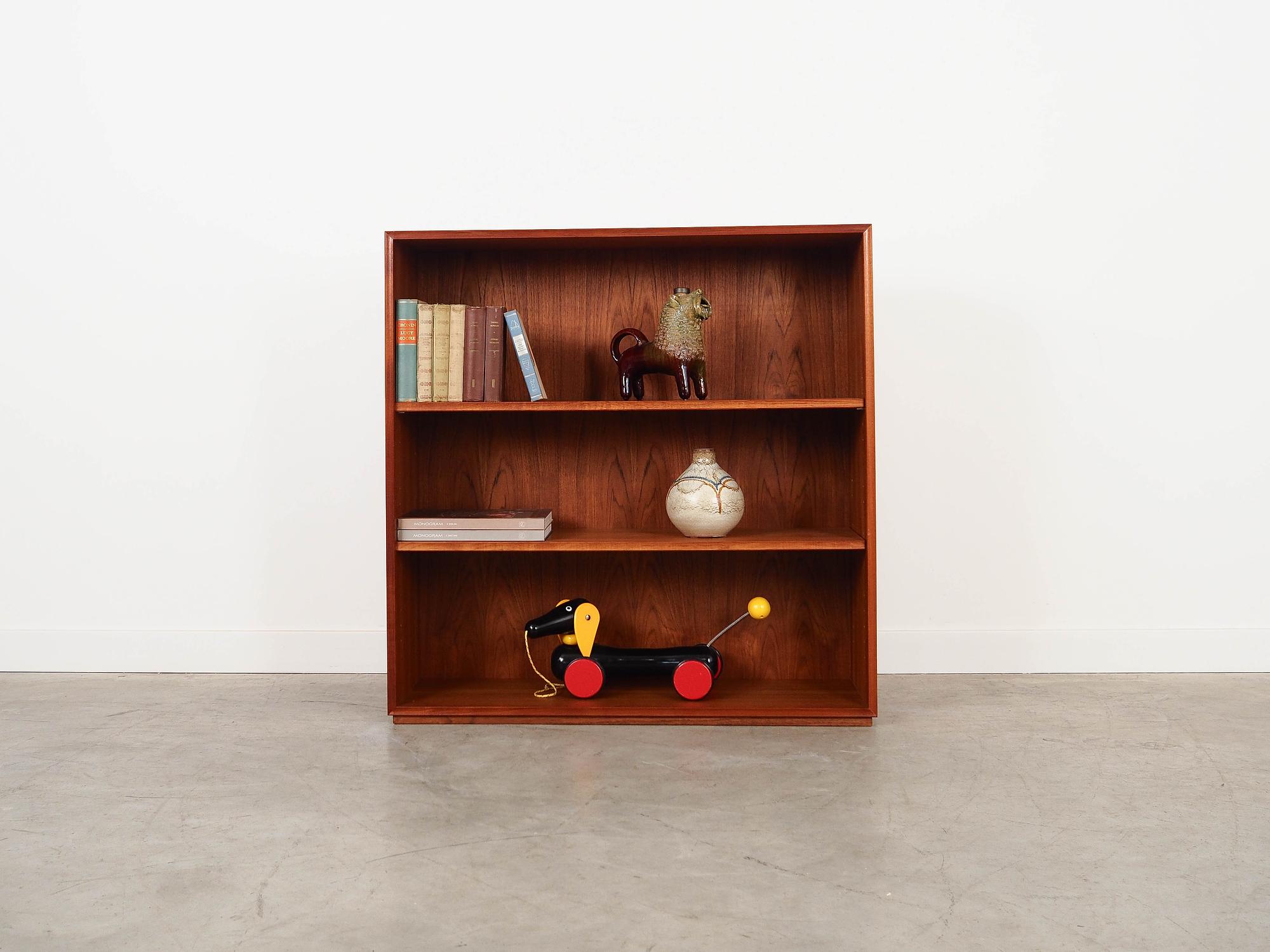 RT Furniture Bookshelf Teak Veneer 1970s 1