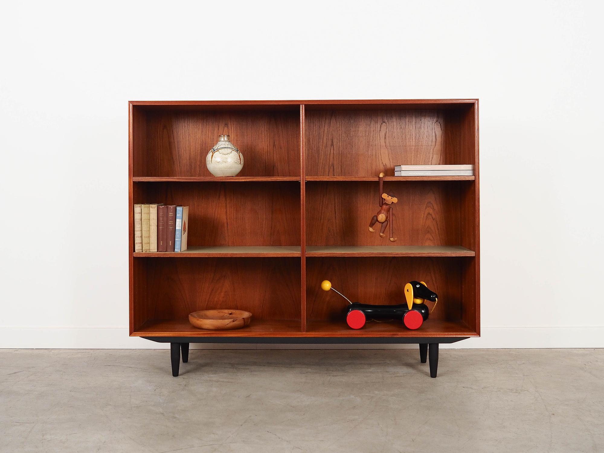 RT Furniture Bookshelf Teak Veneer 1970s 1