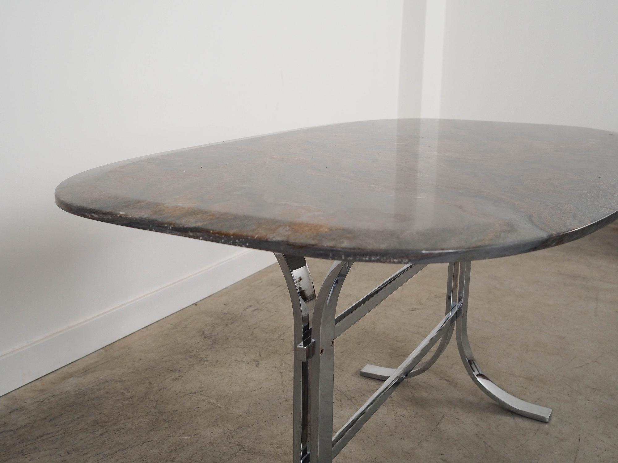 Steintisch 1980er Jahre 8