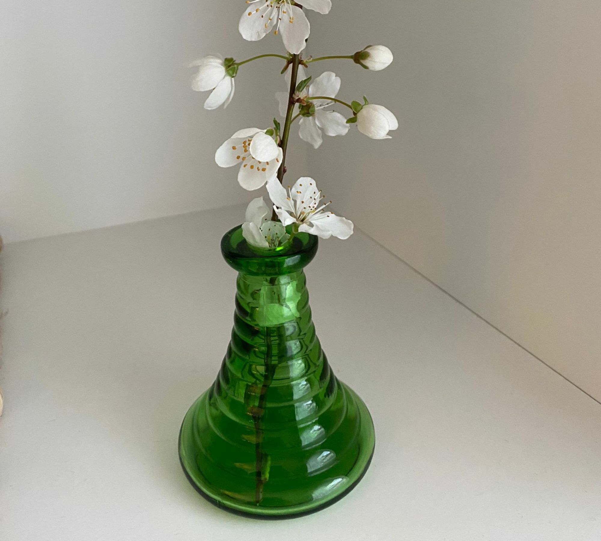 Flower vase glass green 0