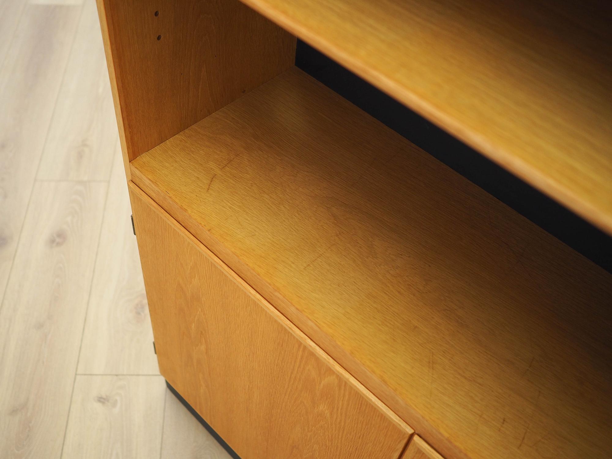 Libreria in legno di frassino 9