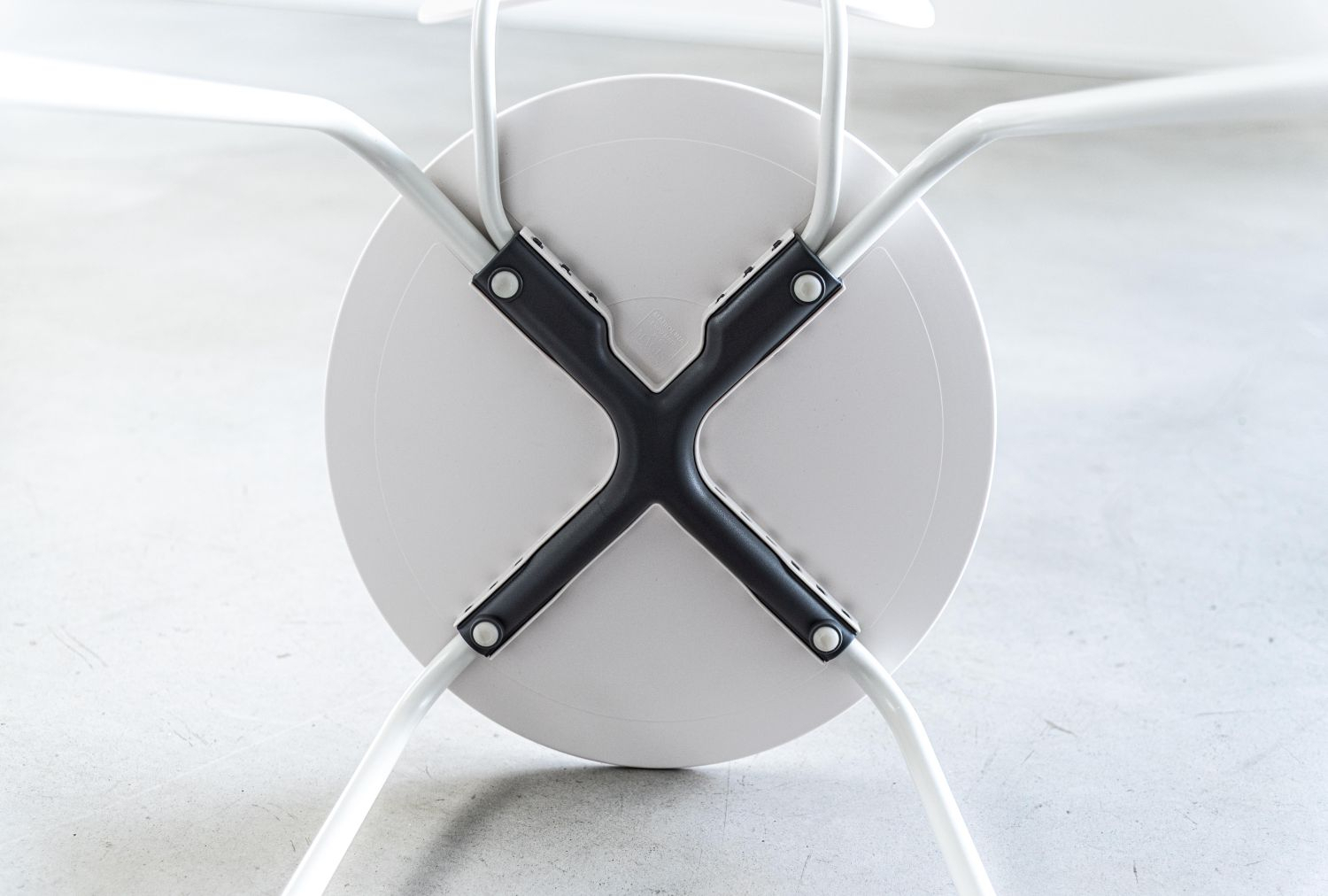 Mariolina Mono Chair White 8