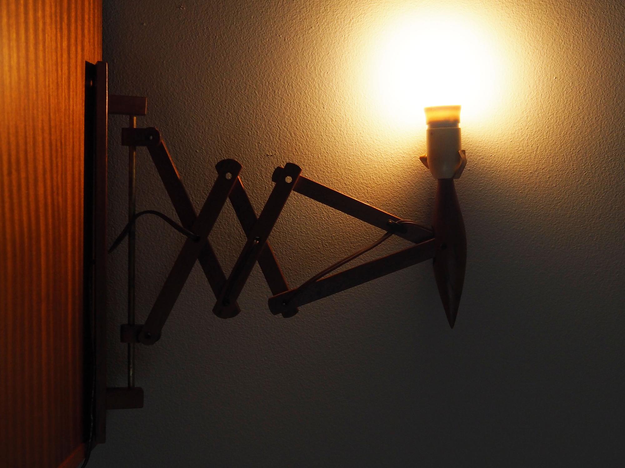 Scissor Wall Lamp Teak Wood 1970s 12