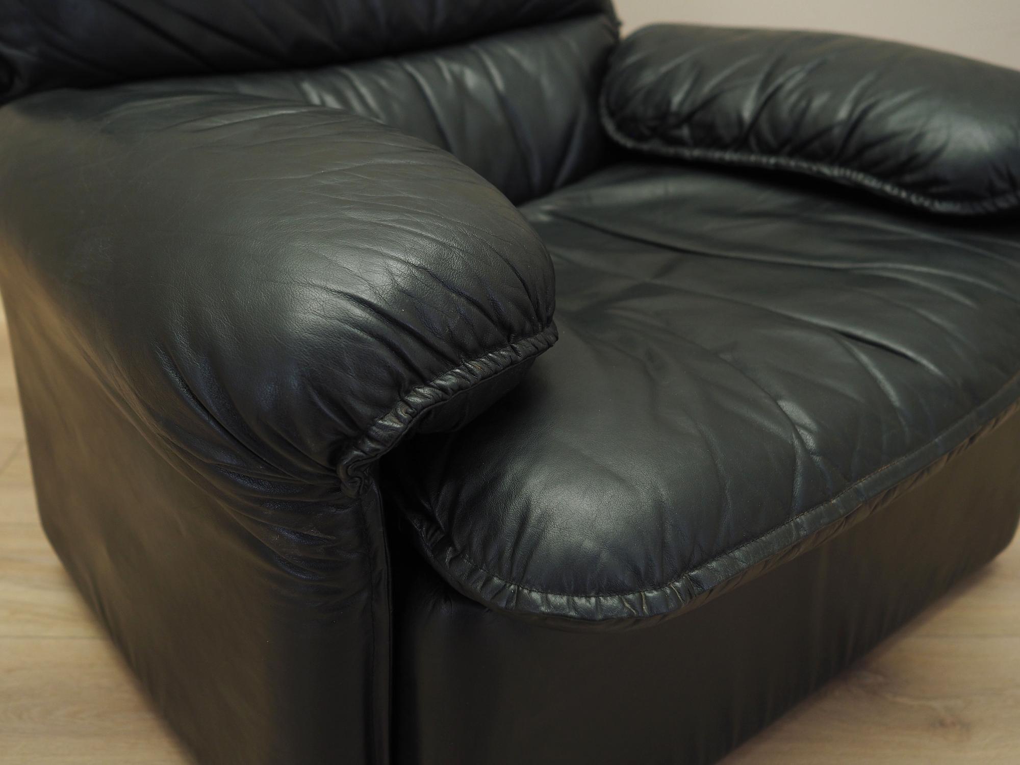 Lounge chair leather black 1970s 11