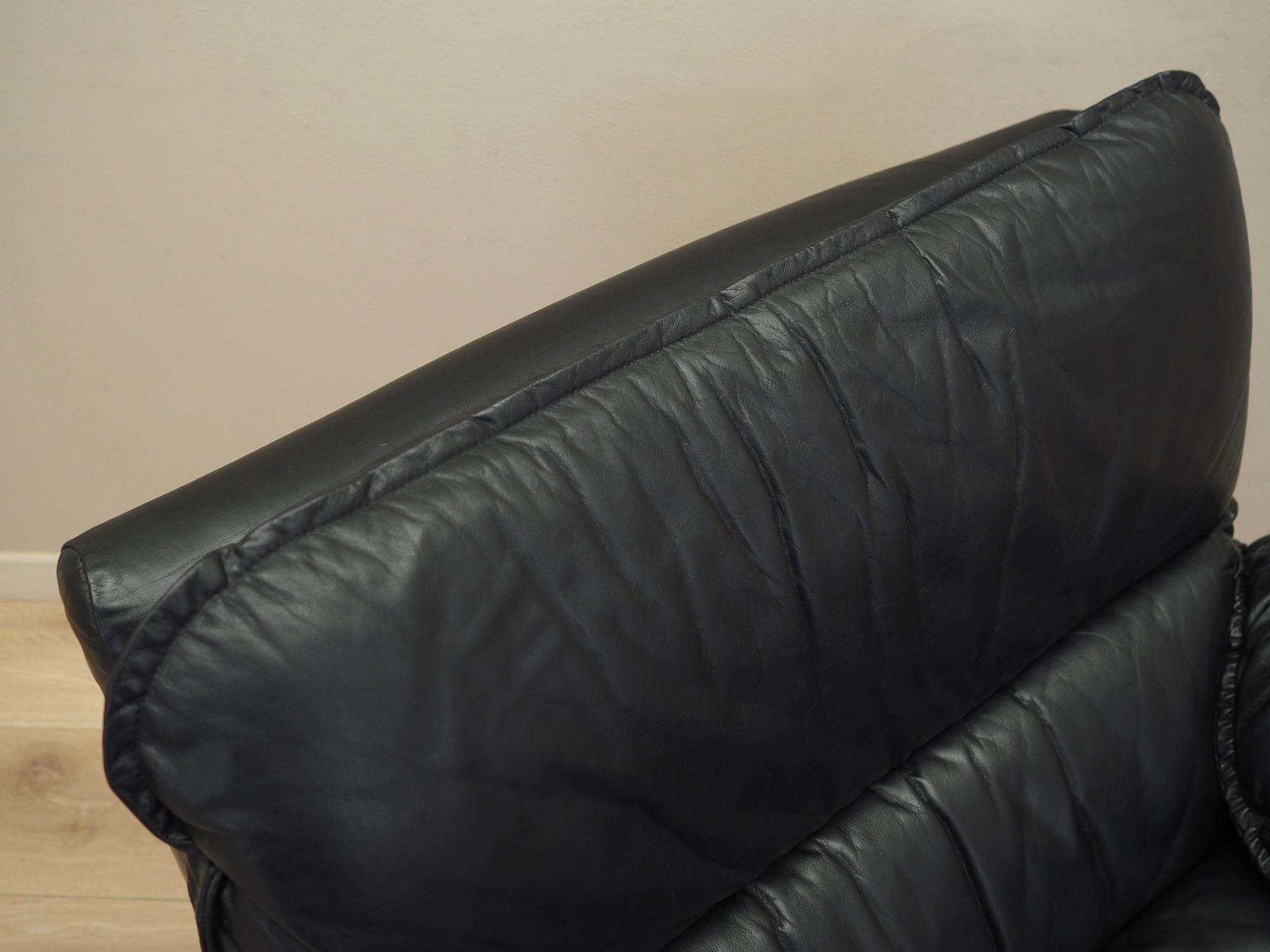 Lounge chair leather black 1970s 10