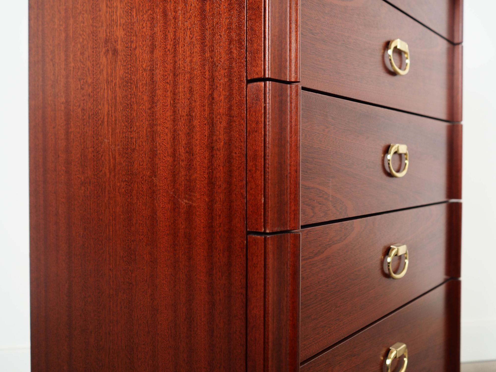 Mahogany Chest of Drawers 1980s 10