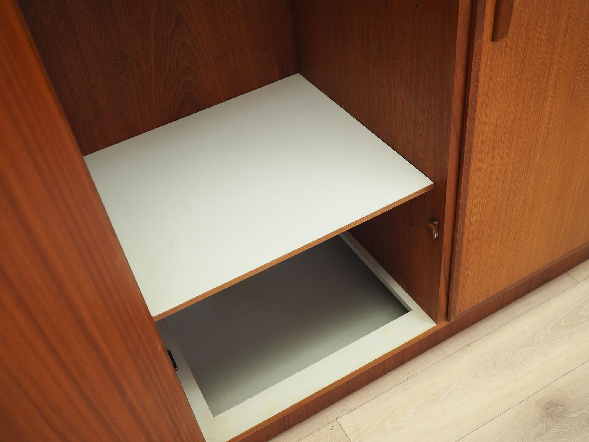 Kleiderschrank Teakholz 1970er Jahre 10