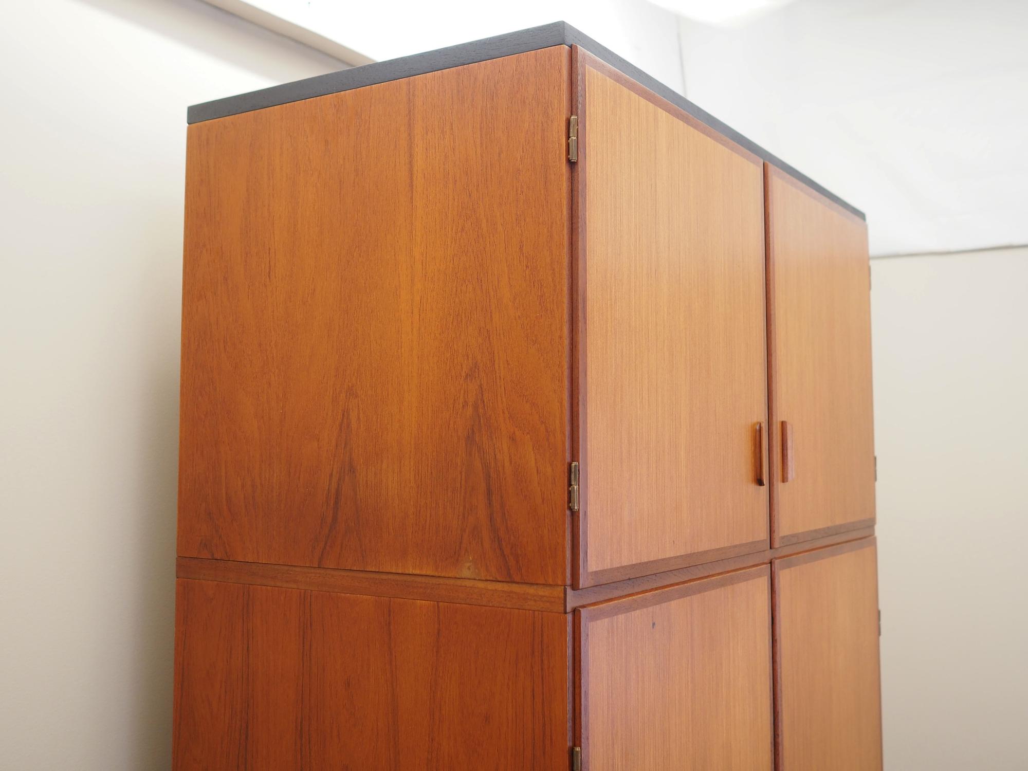 Kleiderschrank Teakholz 1970er Jahre 11