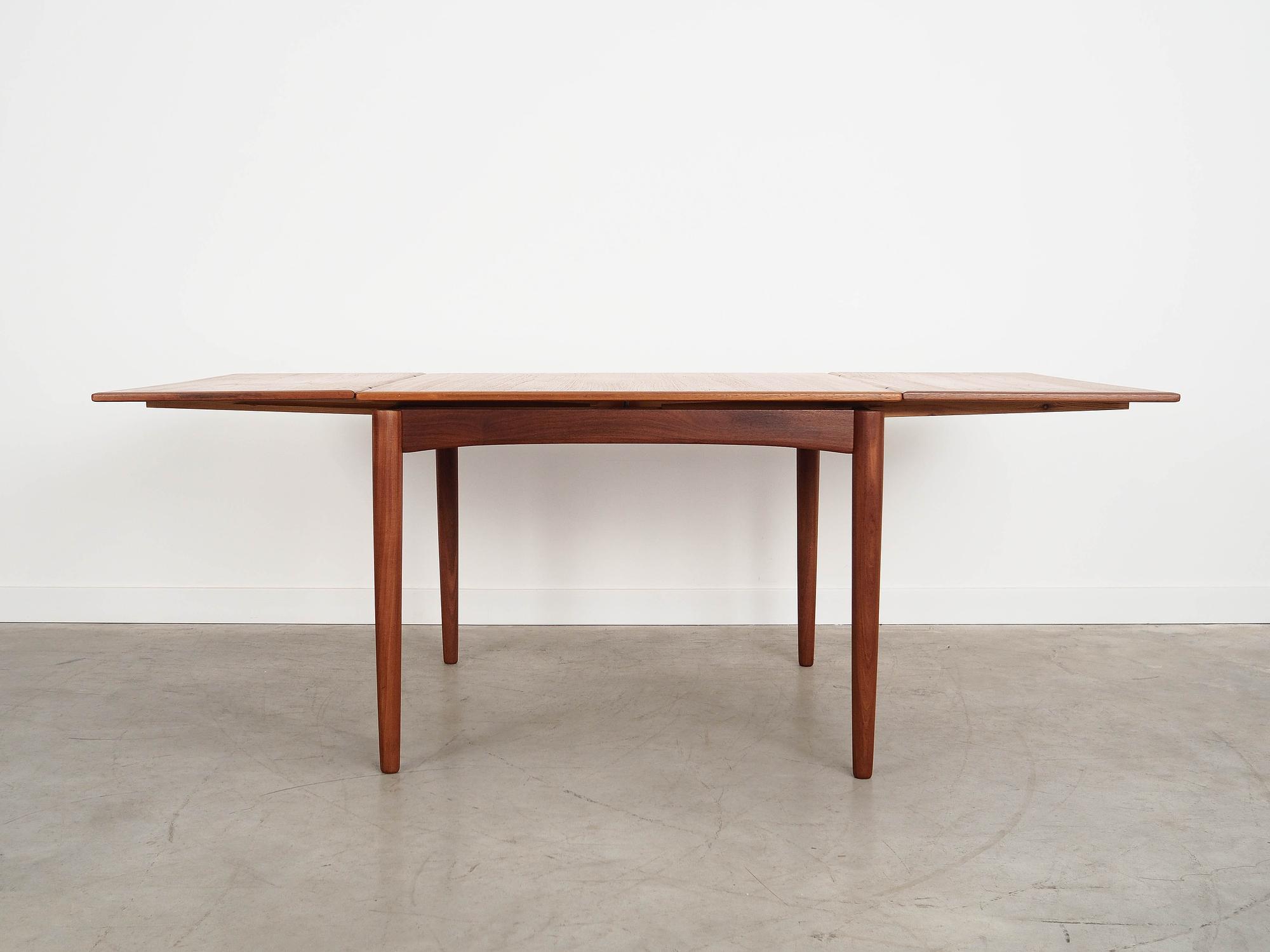 Tavolo in teak marrone anni '70 11