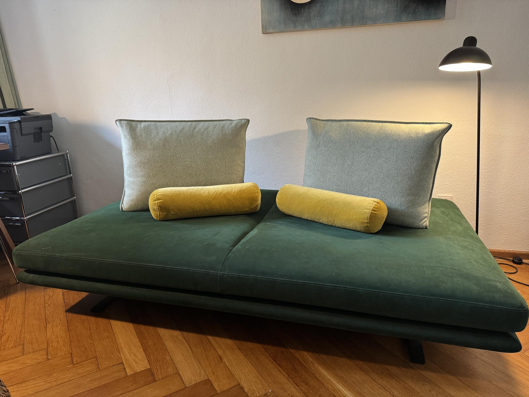Prado Sofa Velvet Green 5