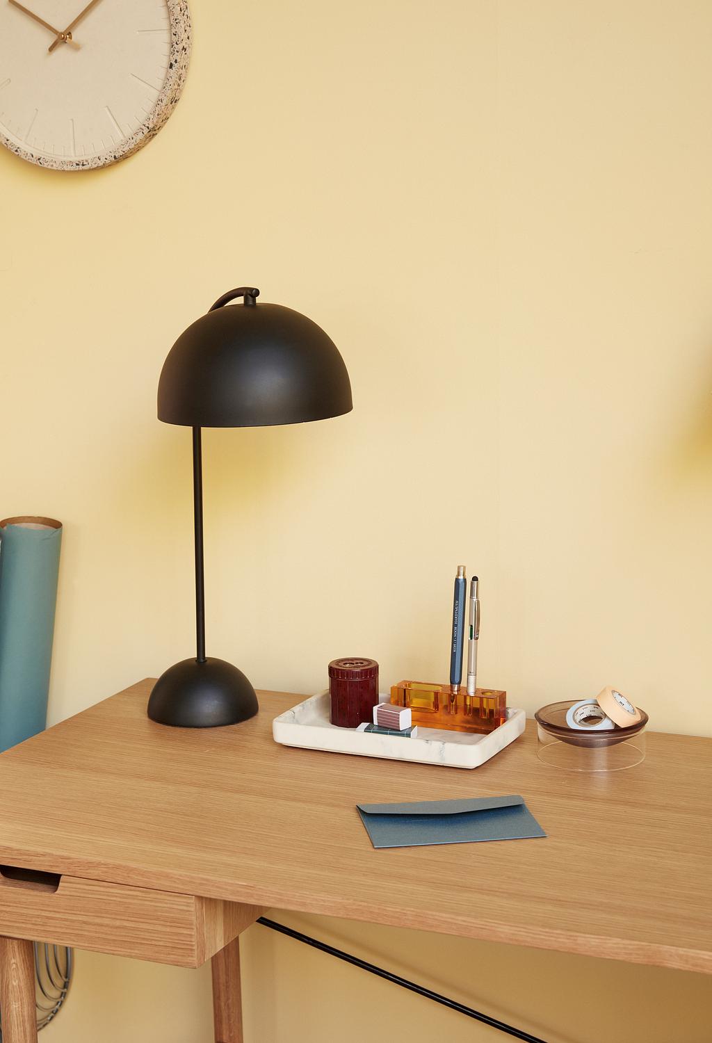 Form Table Lamp Black 1