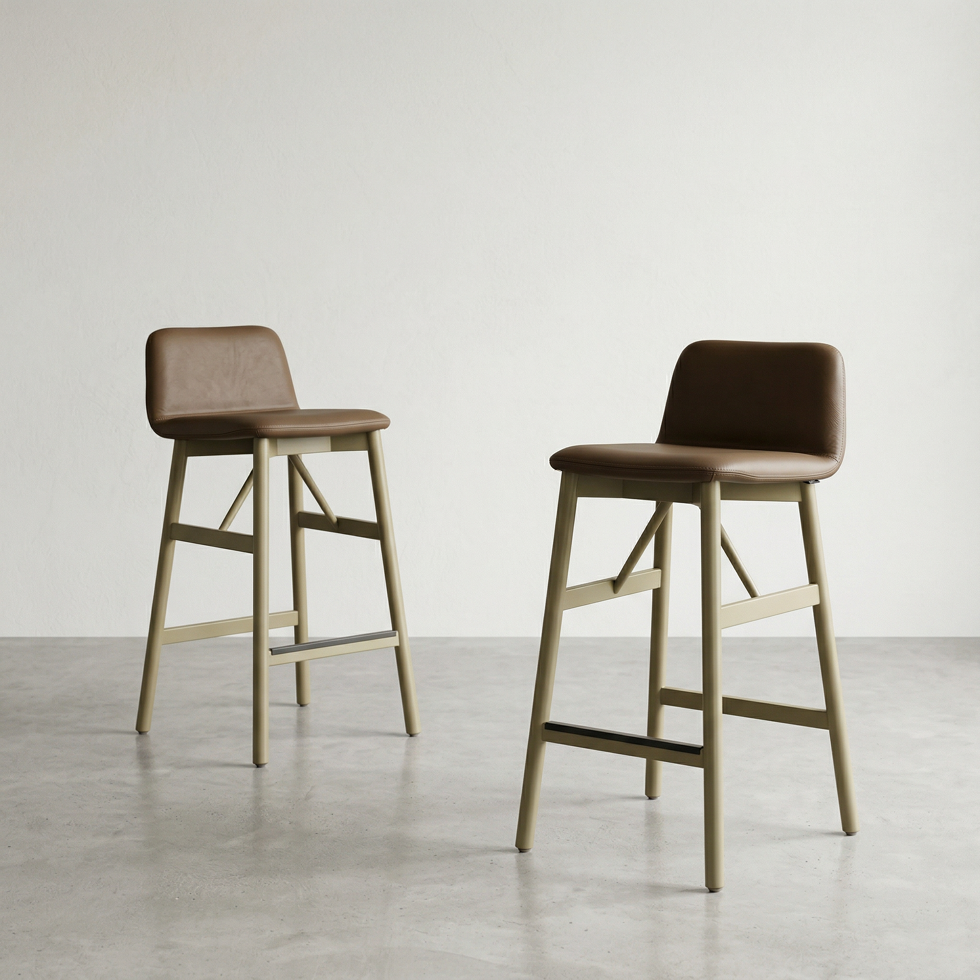 2x Bardot 0036 Wood Bar Stool Wood Leather Brown 2