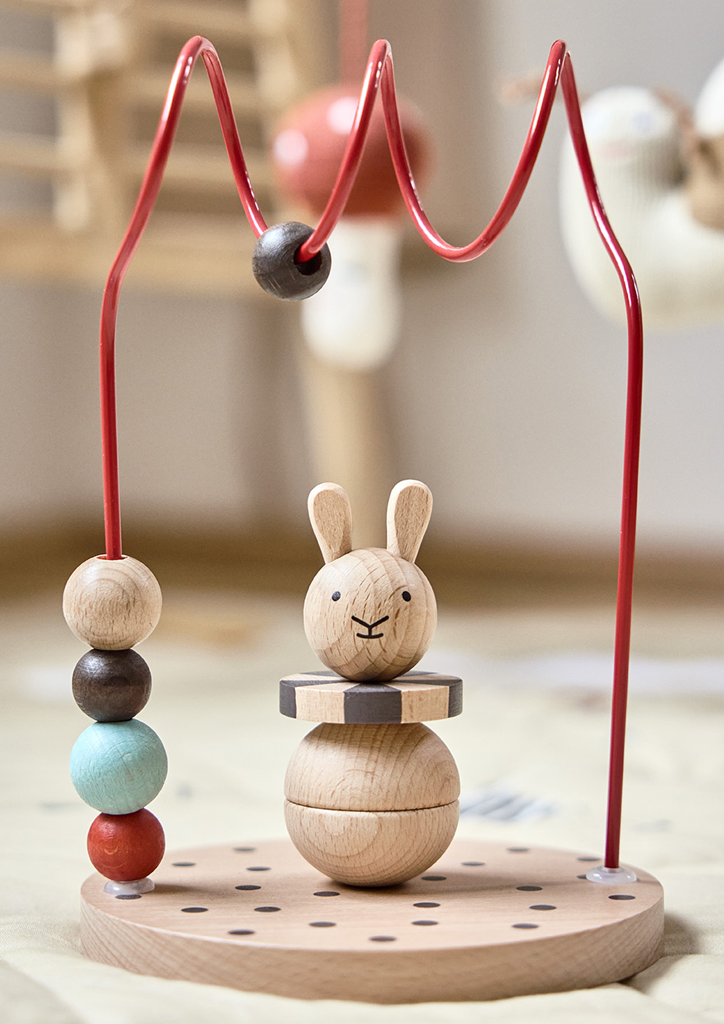 Circus Rabbit Abacus Holzspielzeug Natur Kirschrot 3