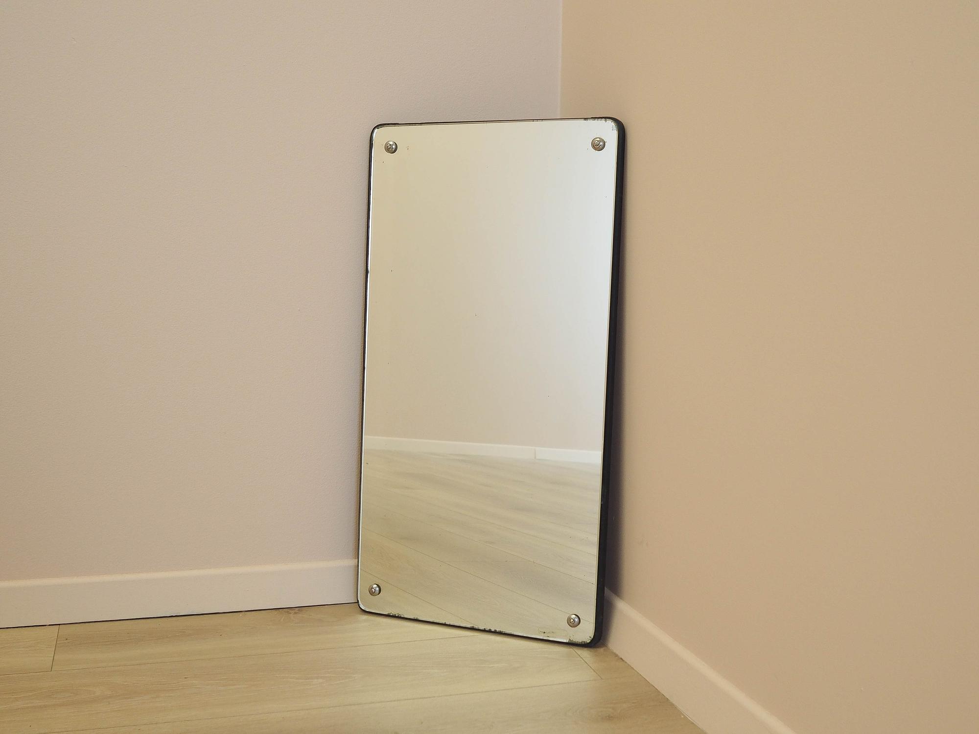 Specchio con cornice in legno anni '70 1