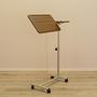 Music stand 2000s 13