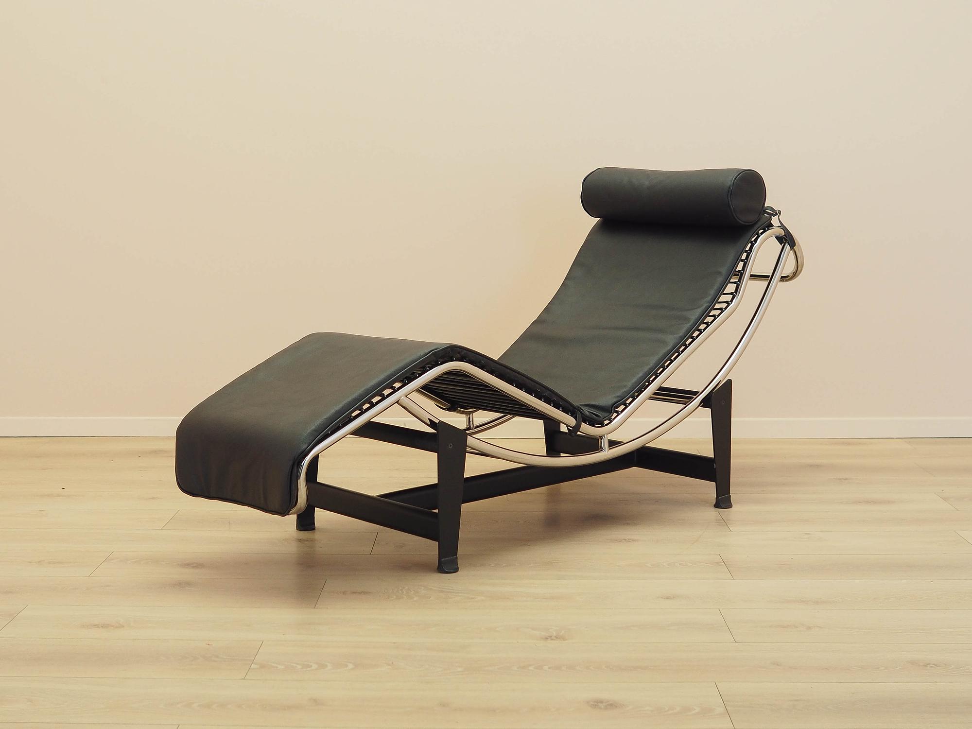 Leather chaise longue in LC4 style 1980s 1