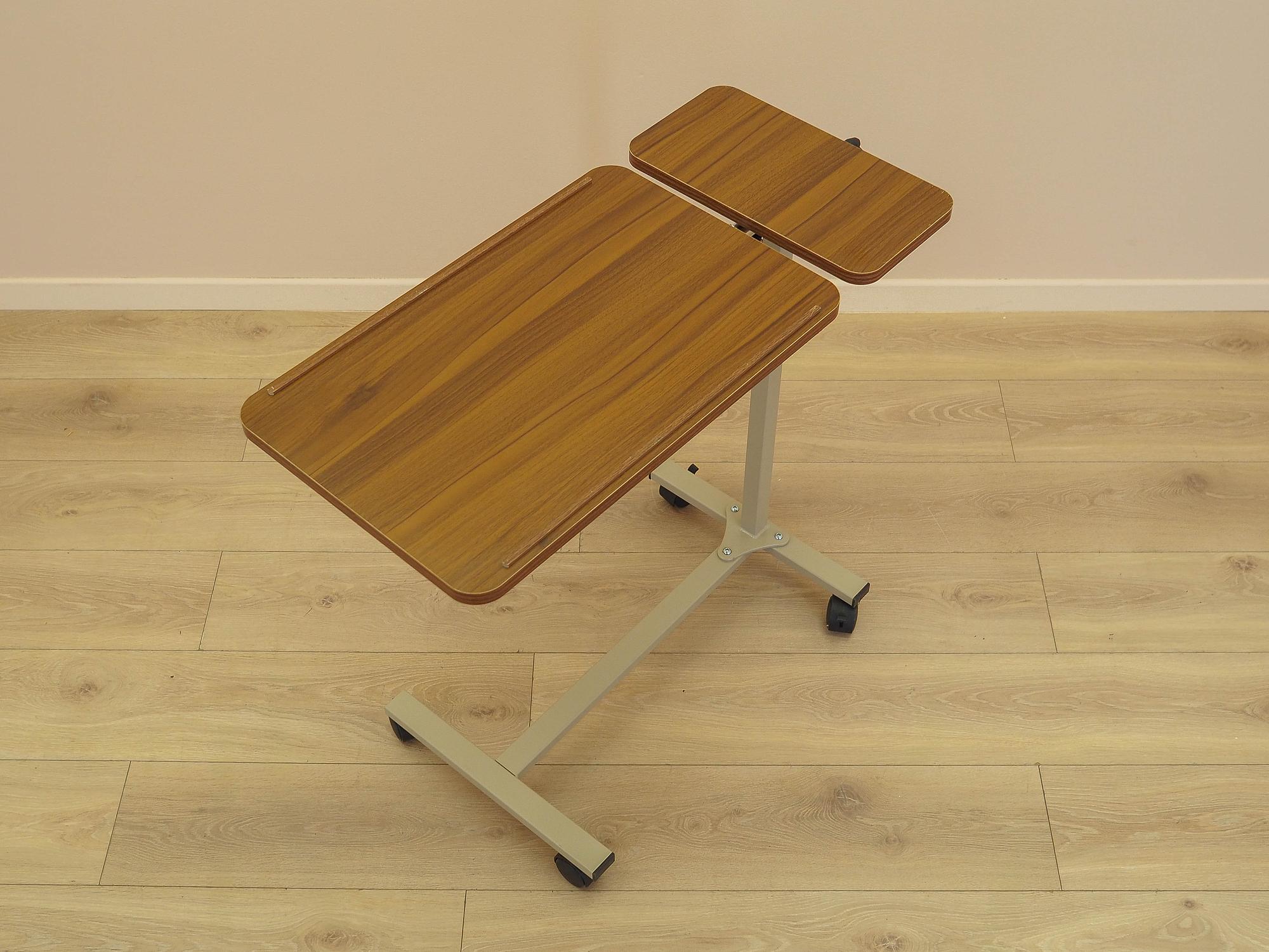 Music stand 2000s 5