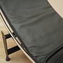 Chaiselongue in pelle in stile LC4 anni '80 10