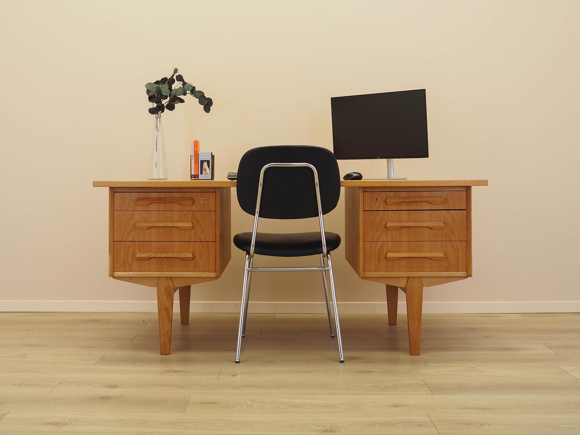 Oak desk 1960s 1