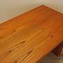 Schreibtisch aus Teak 1970er Jahre 13