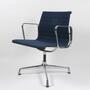 Vitra EA 107 Aluminum Chair Hopsak Blau 0