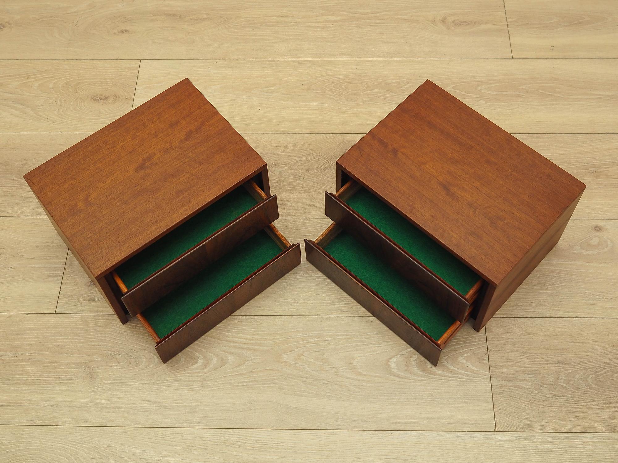 Zweiteiliges Wandregal-Set 1970er Jahre 8