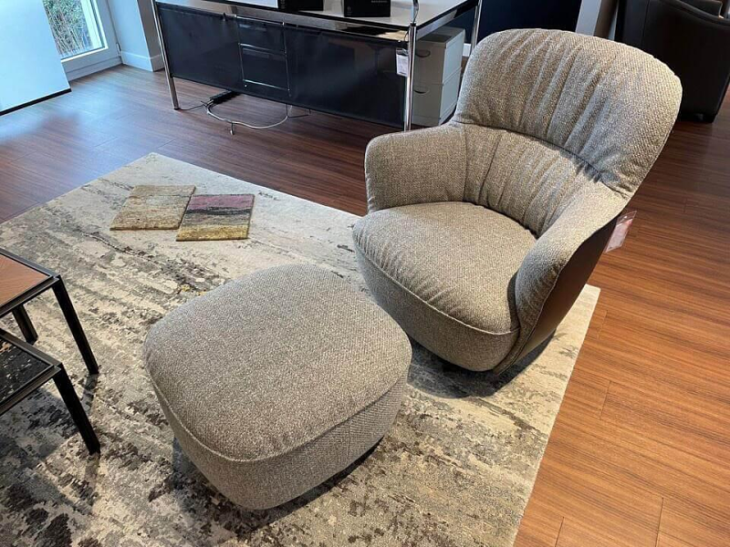Walter Knoll Sessel Ishino Stoff Savannah Grau mit Hocker 6