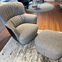 Walter Knoll Sessel Ishino Stoff Savannah Grau mit Hocker 8