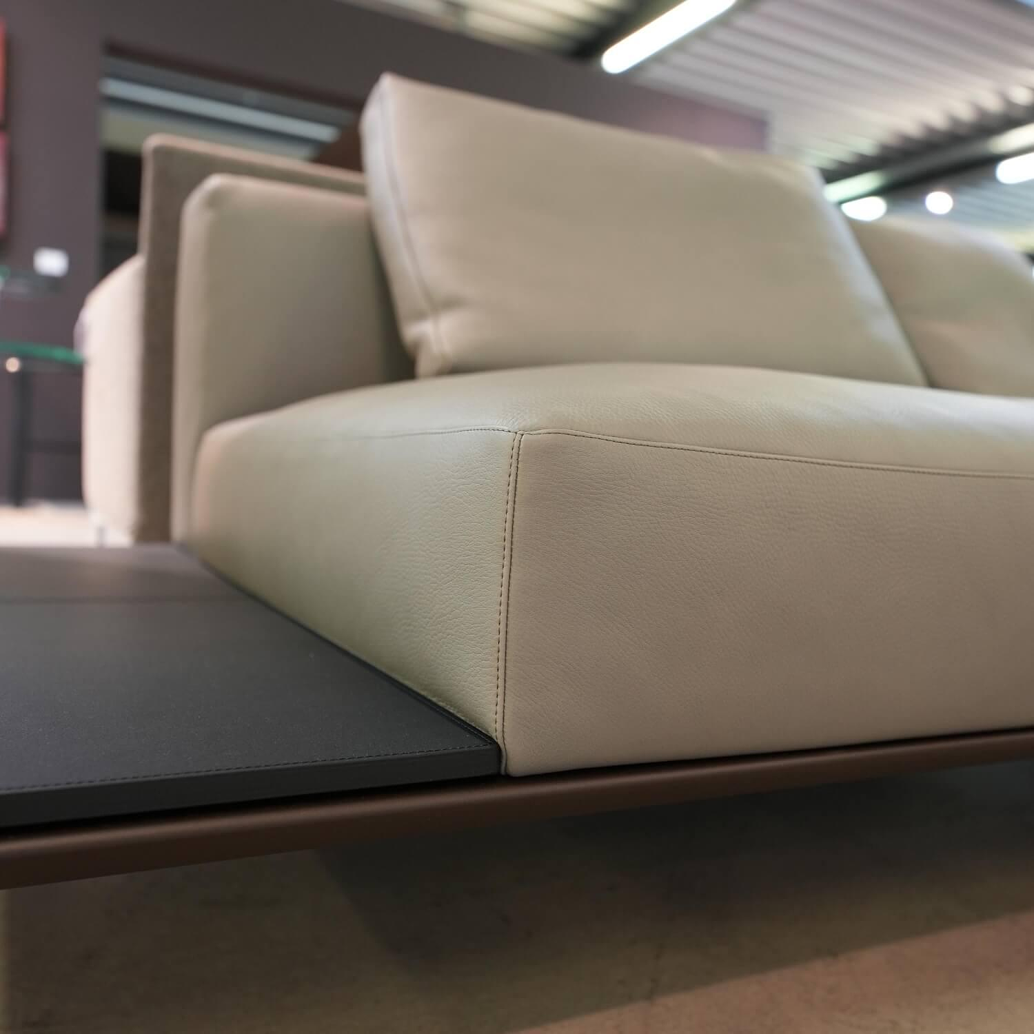 Recamiere Jaan Living 783 Leder Safari Grau mit Ablage 1