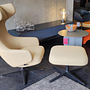 Vitra Sessel Grand Repos Stoff Dumet Ocker mit Hocker 2