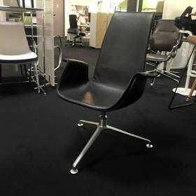 FK Schalensessel Leder 65 Schwarz Aluminium Kreuzfuß 14