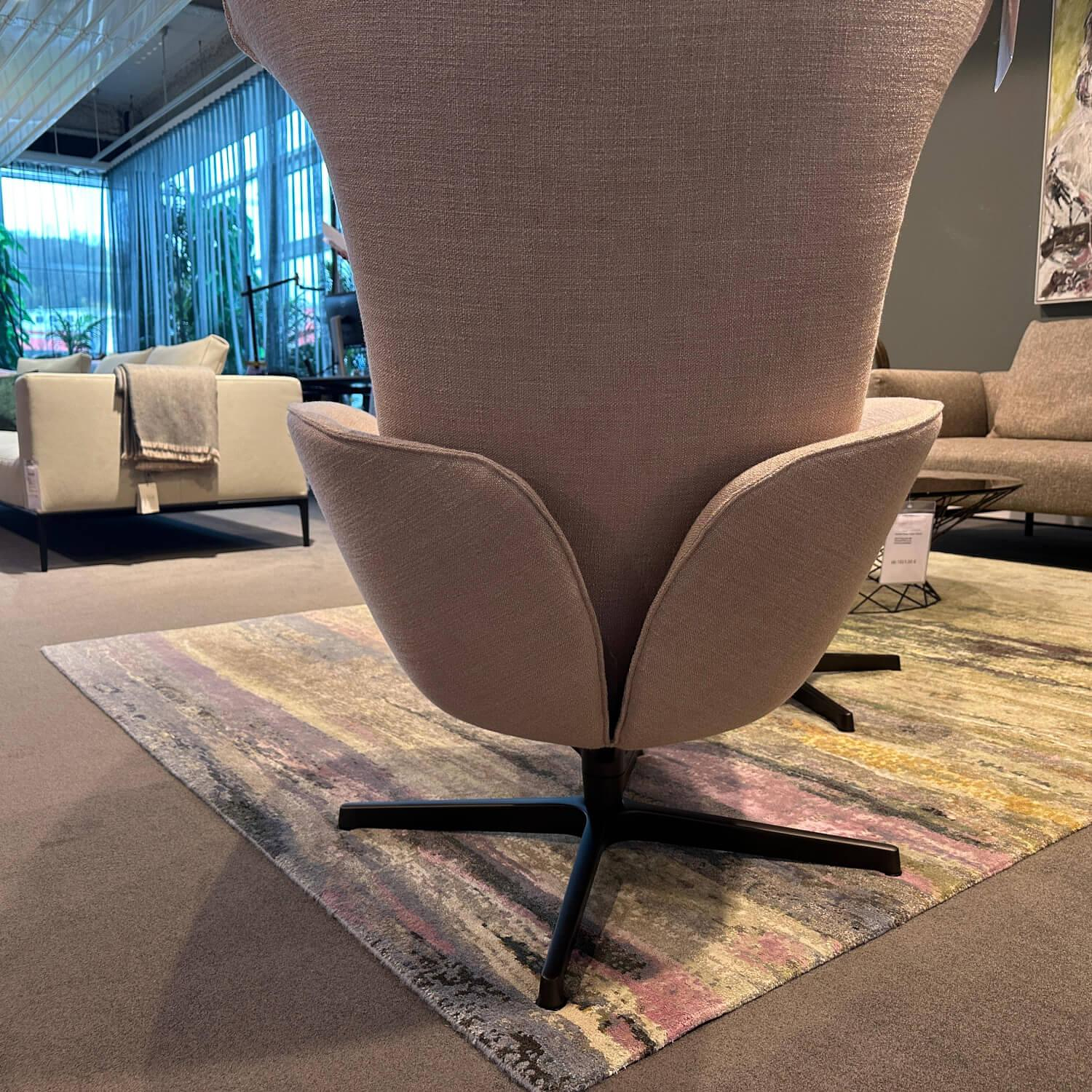 Walter Knoll Onsa Chair, Bronze Frame, Champagne Beige 1