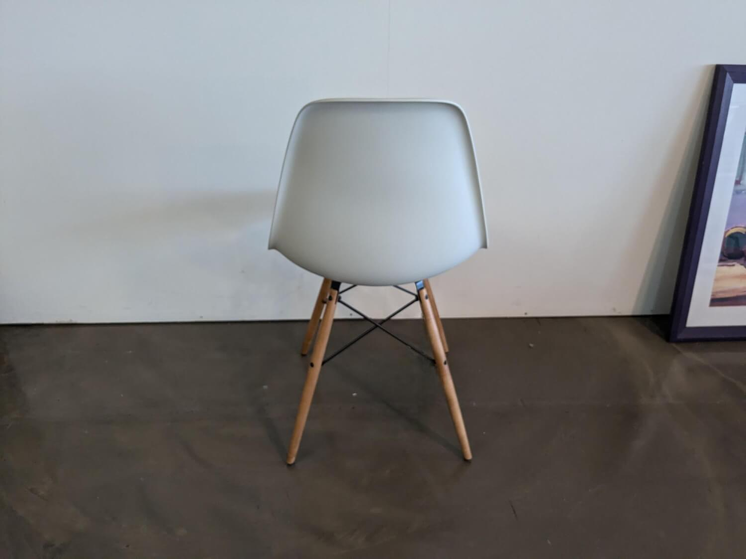 Eames Kunststoff-Seitenstuhl DSW Sitzschale Kunststoff Weiß 1