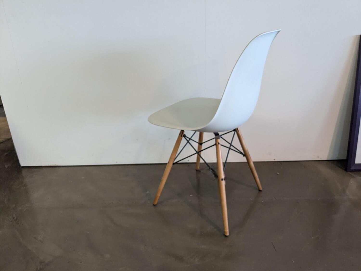 Eames Kunststoff-Seitenstuhl DSW Sitzschale Kunststoff Weiß 4