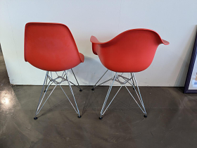 Vitra Eames Plastic Sidechair und Armchair Rot Kunststoff 12
