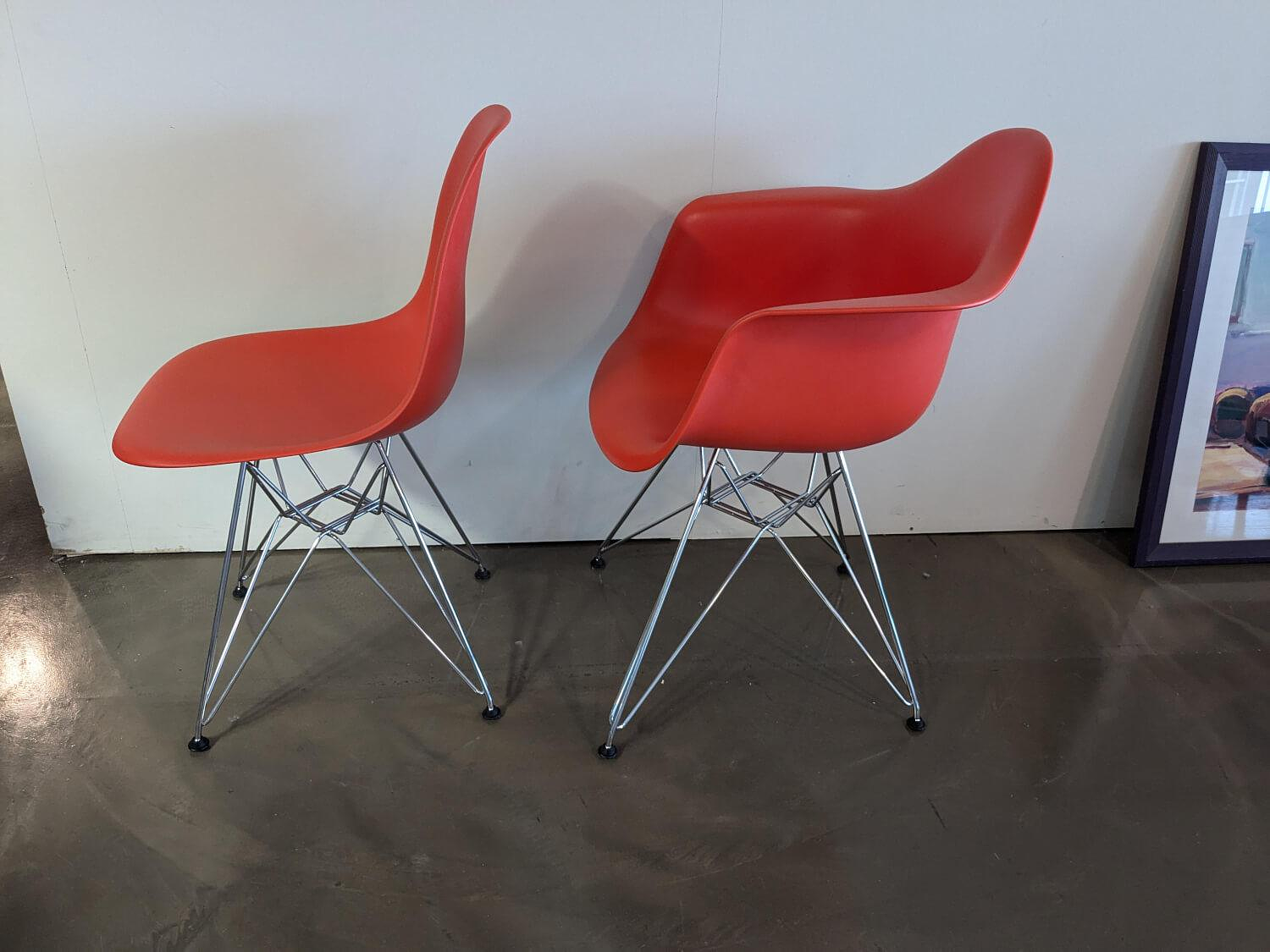 Vitra Eames Plastic Sidechair und Armchair Rot Kunststoff 3