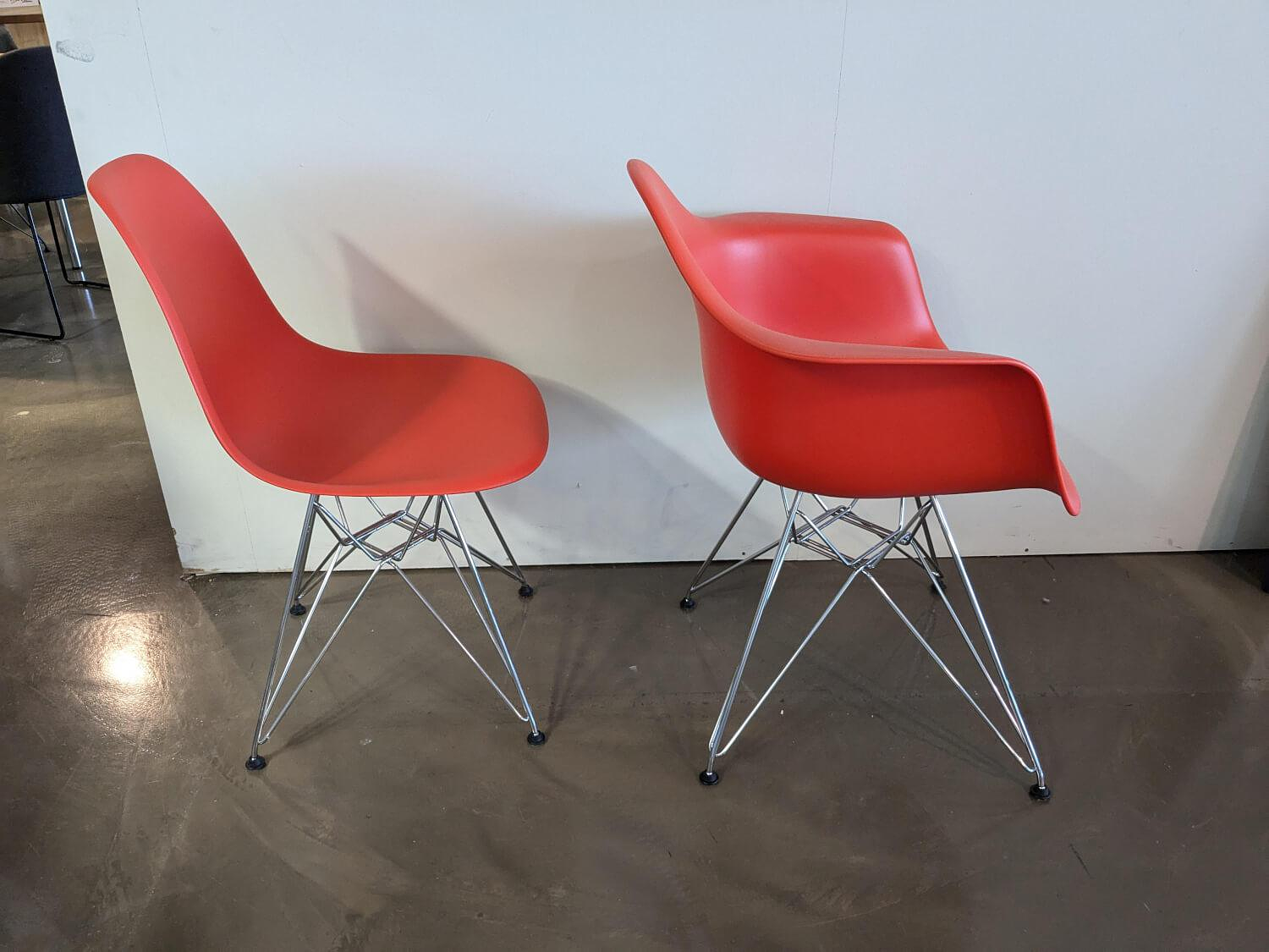Vitra Eames Plastic Sidechair und Armchair Rot Kunststoff 6